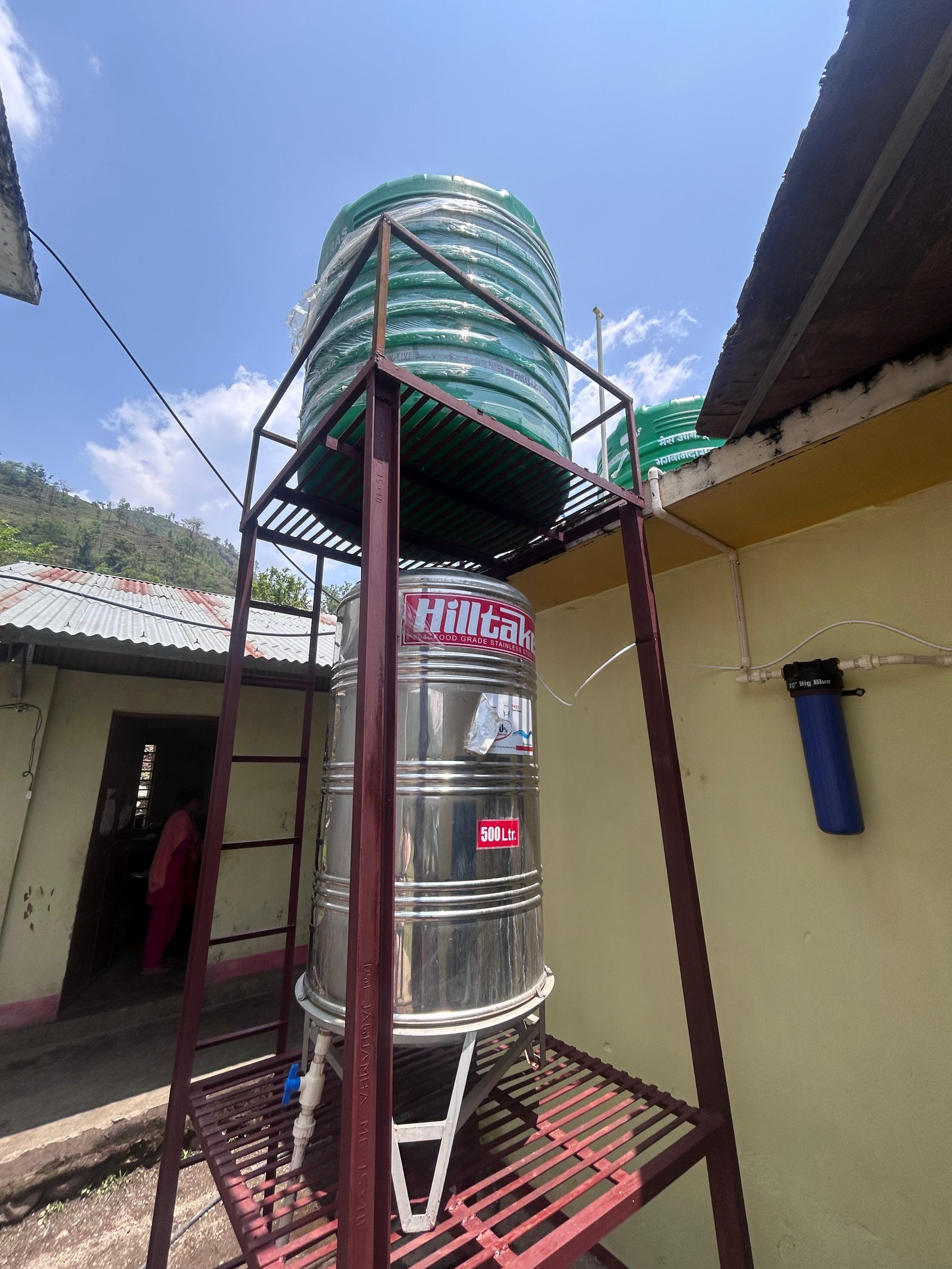 Rotary and Partners Build Clean Water Facility in School