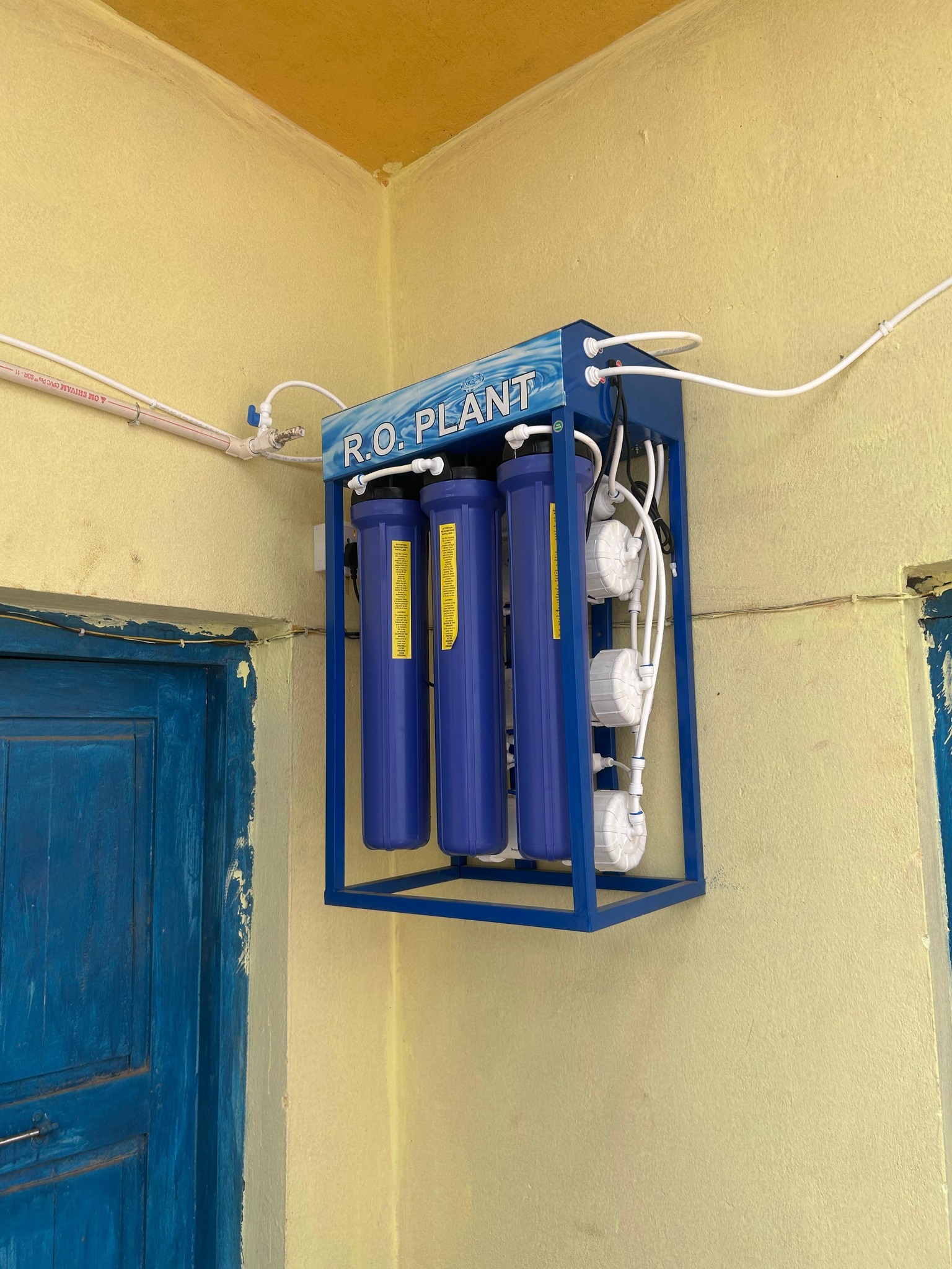 Rotary and Partners Build Clean Water Facility in School